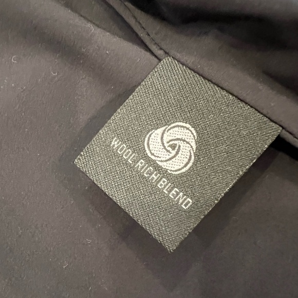 APL The Perfect Wool Bomber Jacket Women's
Woolmark Collab Burgundy Zip Small - Picture 11 of 15